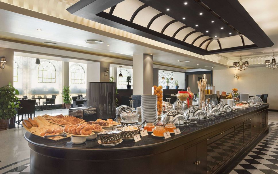 Buffet Photo