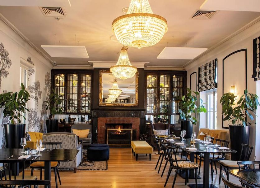 Restaurant Photo