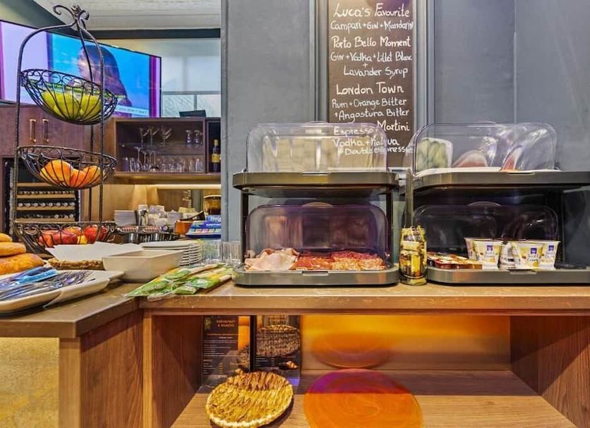 Buffet Photo