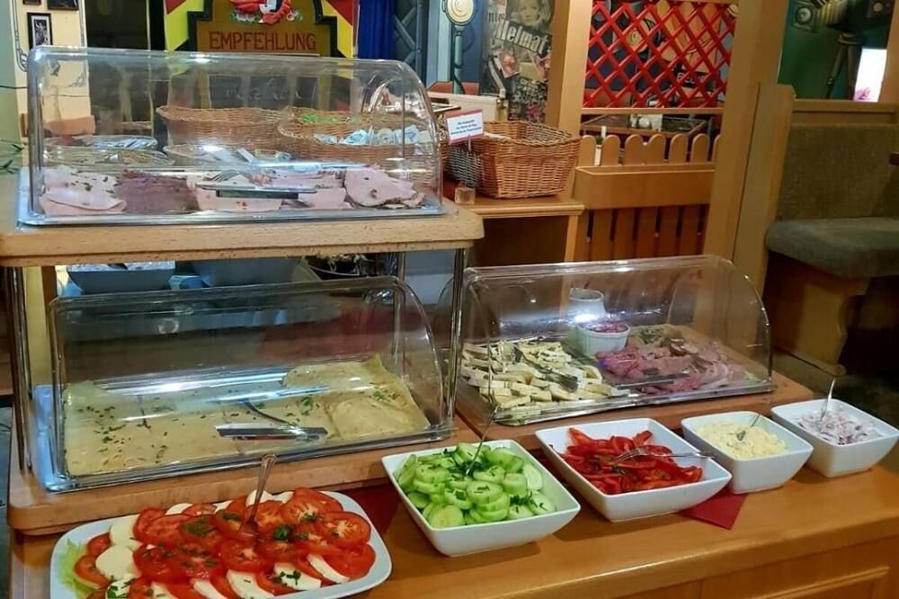 Buffet Photo