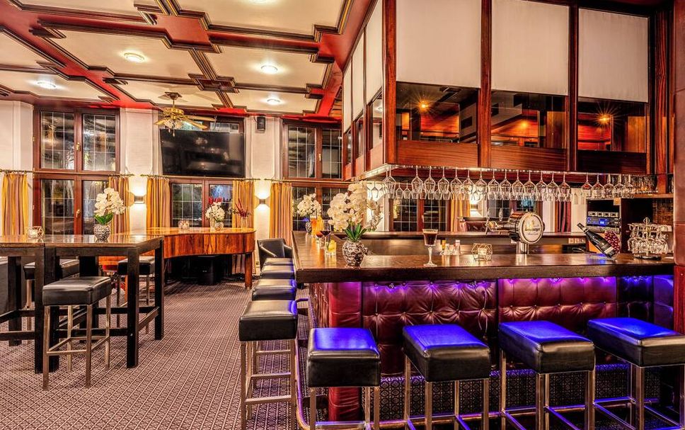 Bar Photo