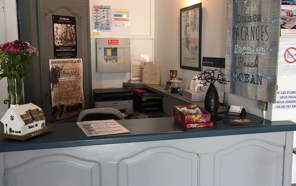 Front desk Photo
