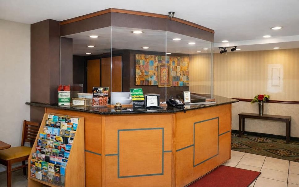 Front desk Photo