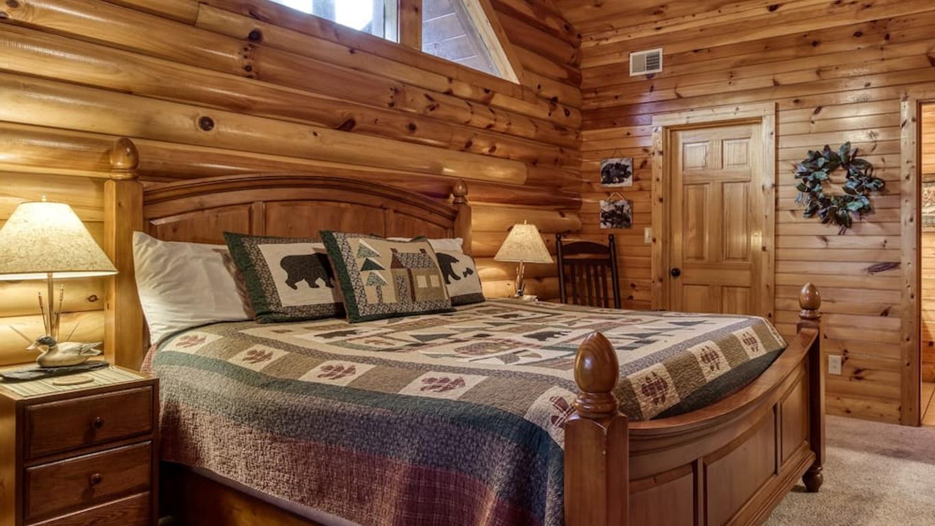 Cozy 2 Bedroom Log Cabin With Hot Tub