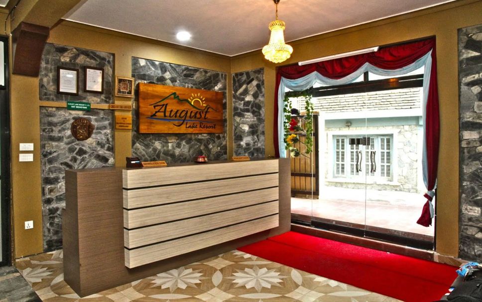Front desk Photo