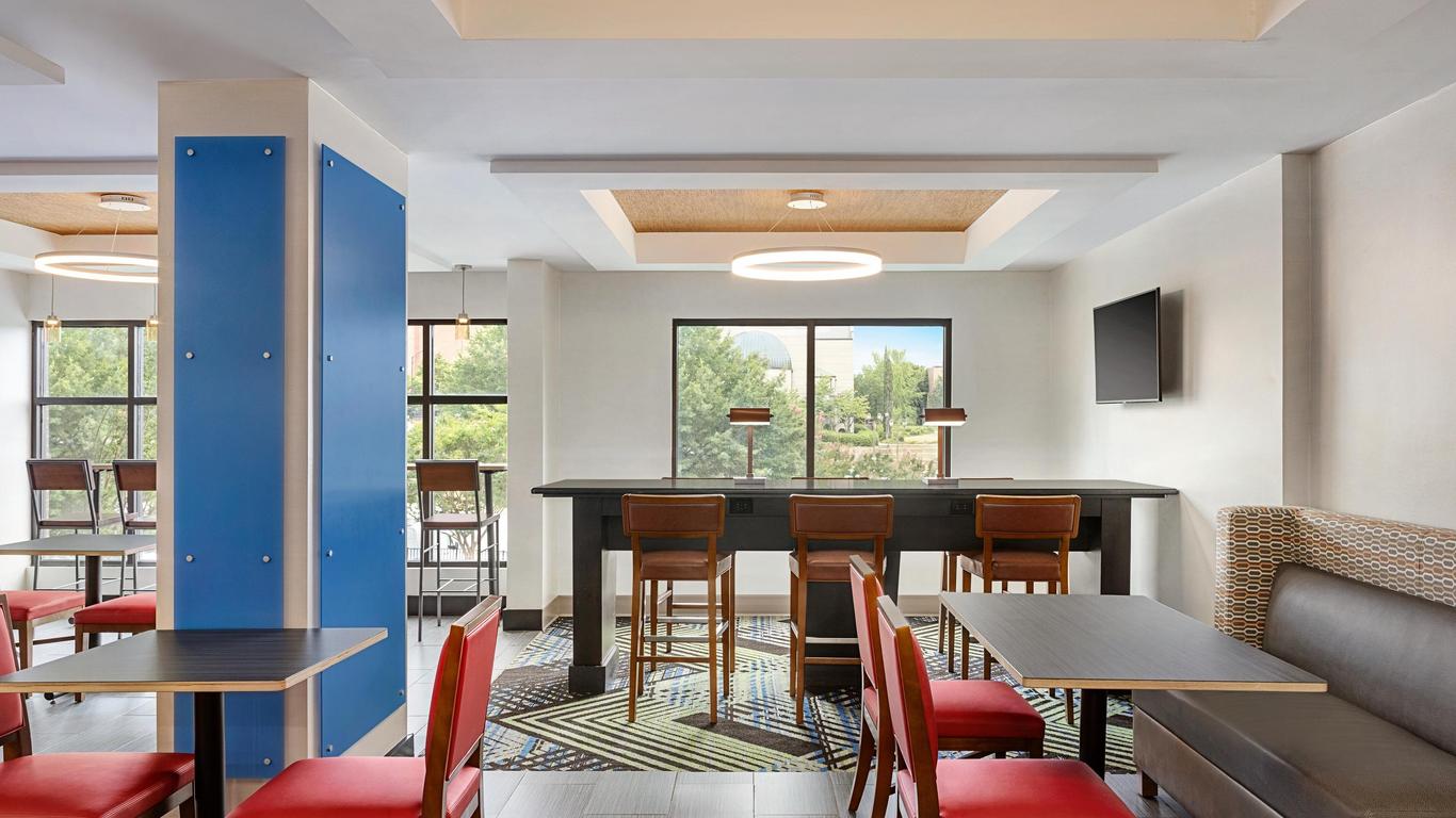 Holiday Inn Express Hotel & Suites Greenville-Downtown, An IHG Hotel