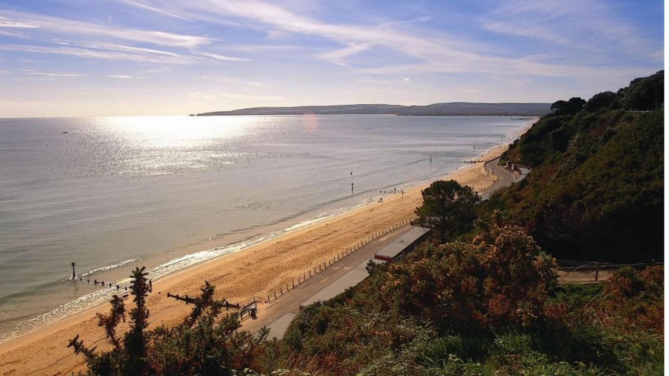 Holiday Inn Express Poole, An IHG Hotel