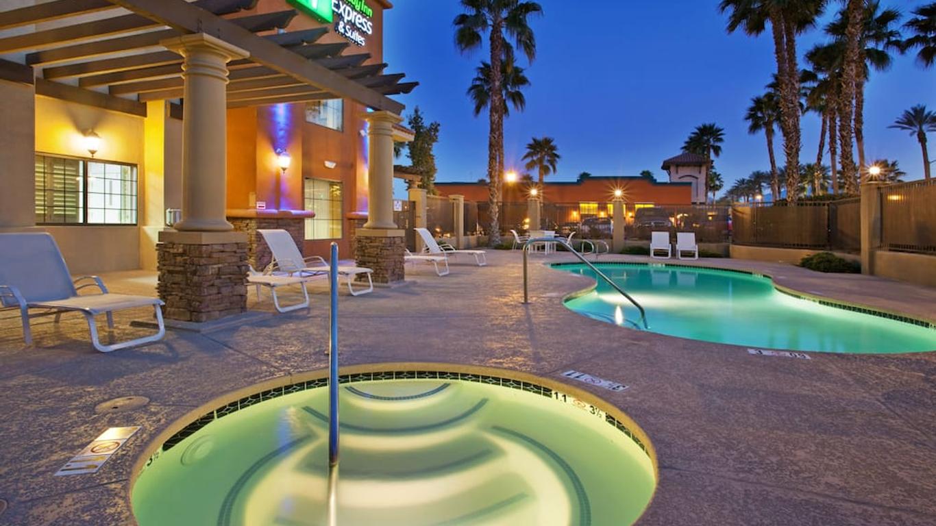 Holiday Inn Express & Suites Rancho Mirage, An IHG Hotel