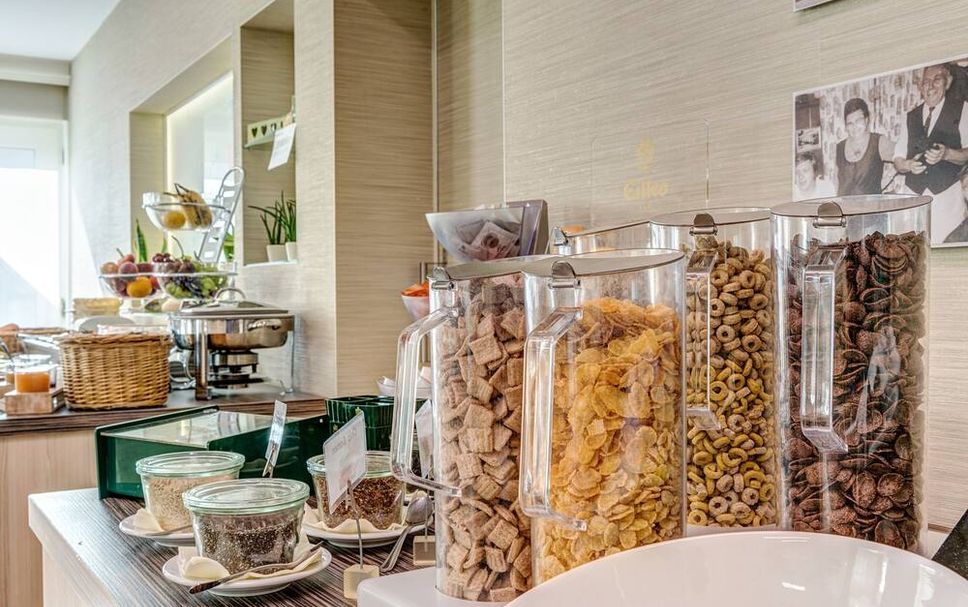 Buffet Photo