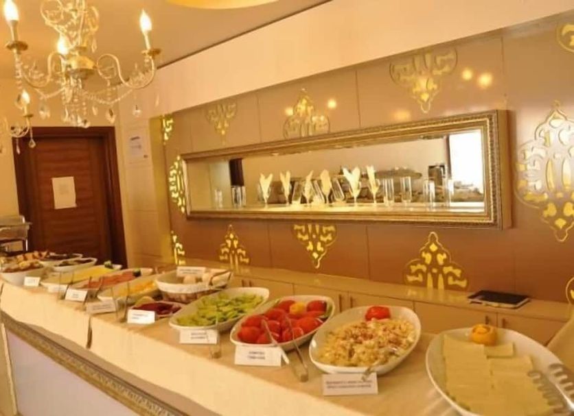 Buffet Photo