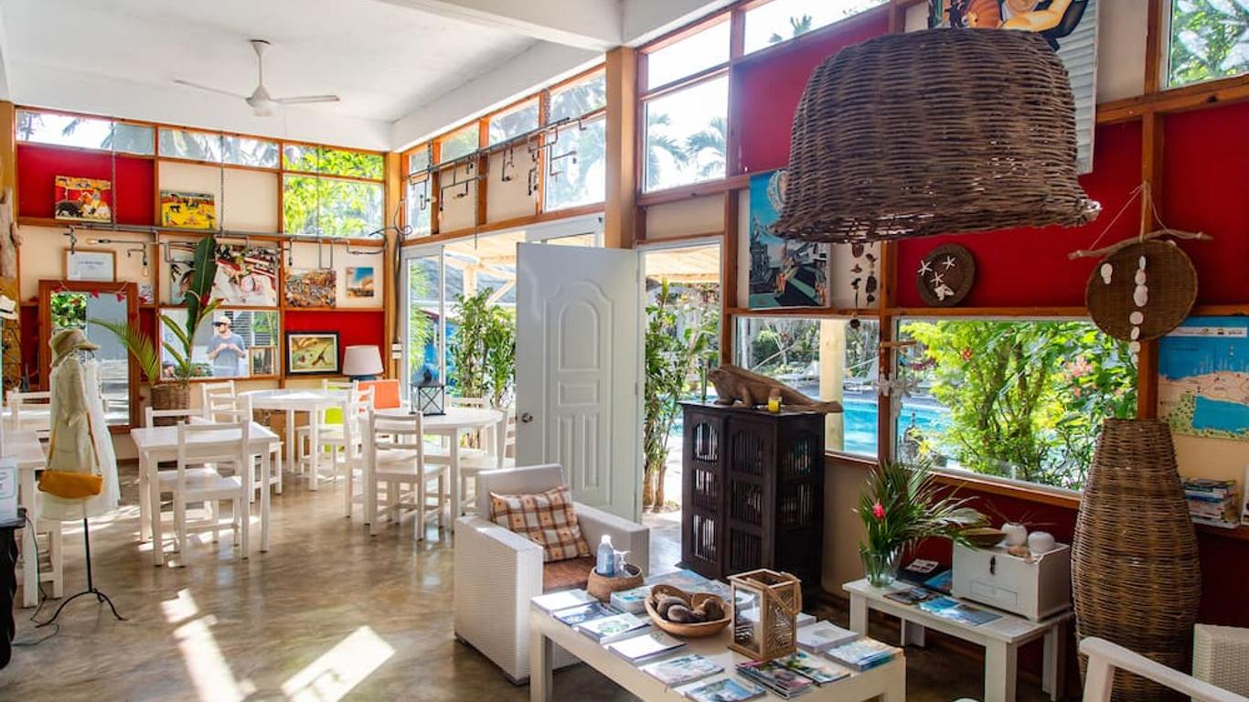 Beach Hotel Casa Nina