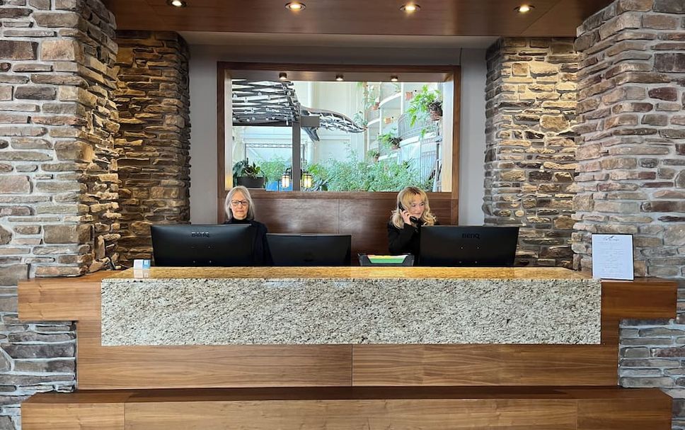 Front desk Photo