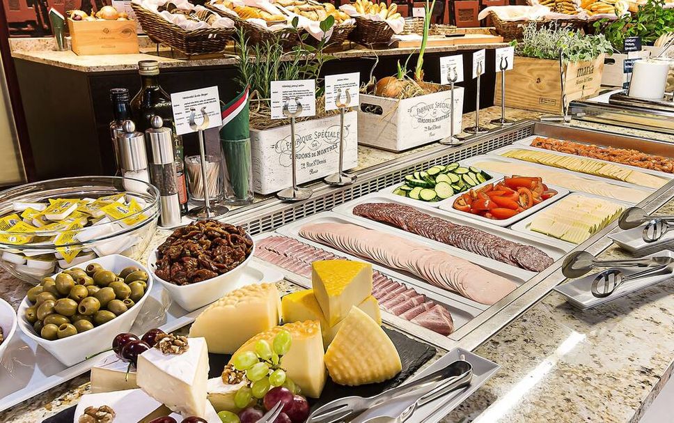Buffet Photo