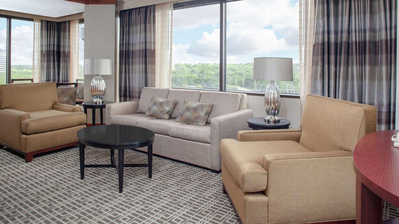 DoubleTree by Hilton Kansas City - Overland Park