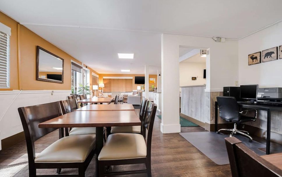 Dining room Photo