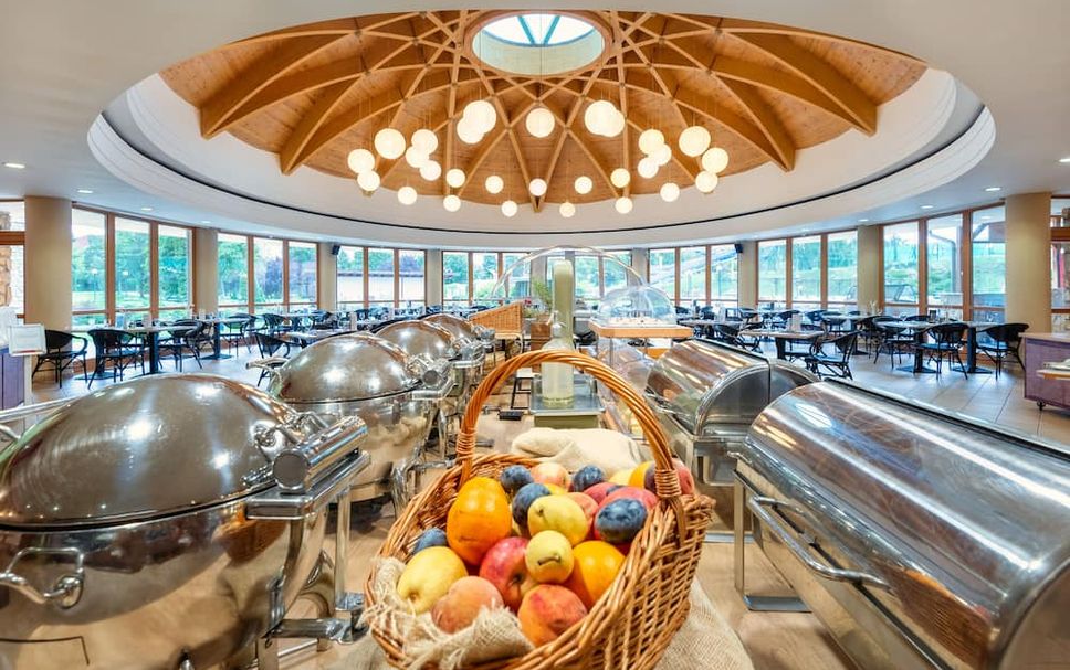 Buffet Photo