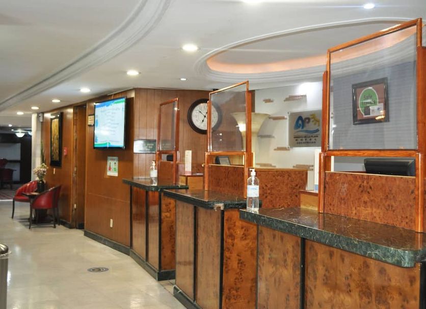 Front desk Photo