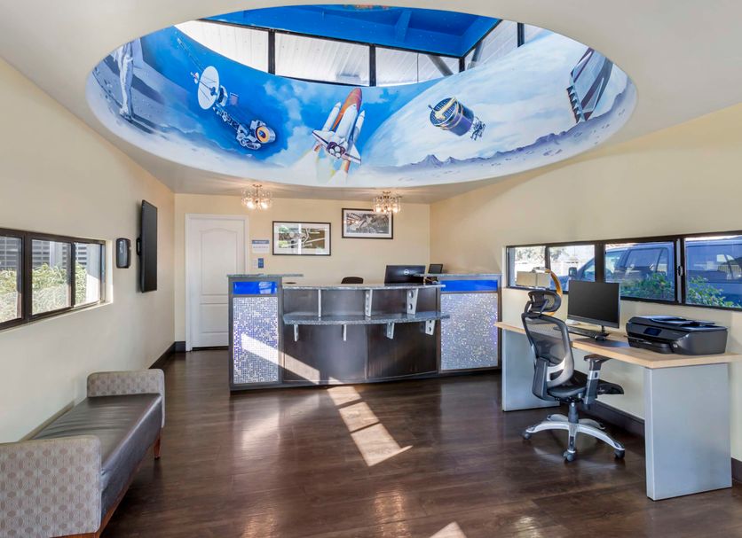 Front desk Photo
