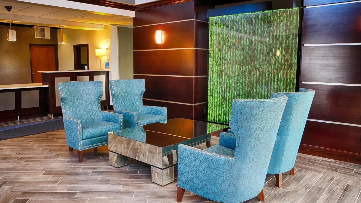 Holiday Inn Express & Suites Sidney, An IHG Hotel