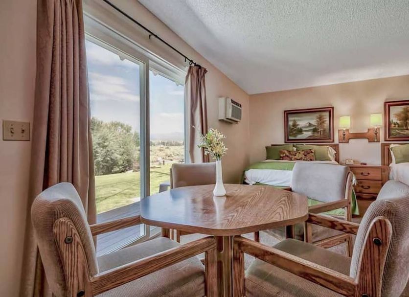 Dining room Photo