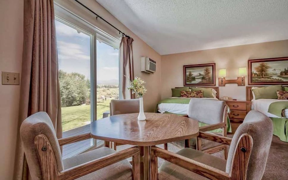 Dining room Photo