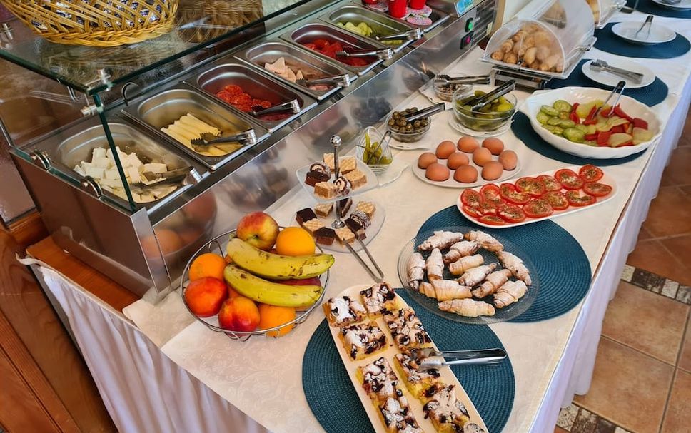 Buffet Photo