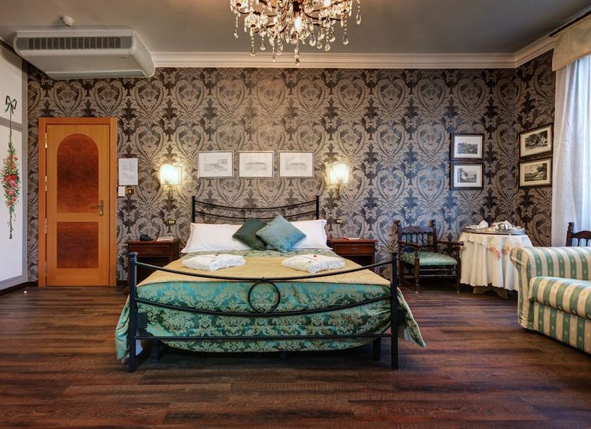 Bedroom Photo