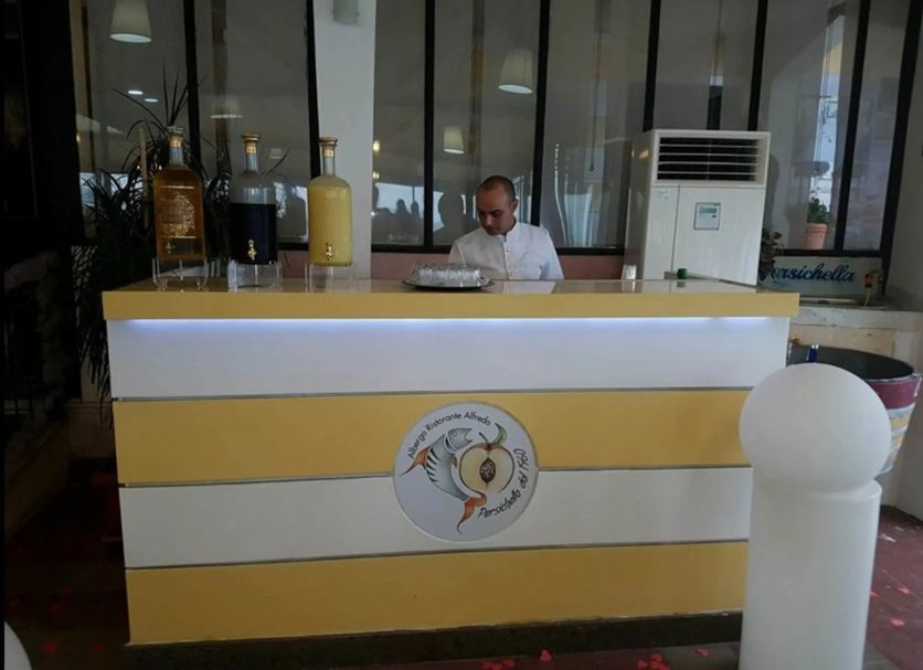 Front desk Photo