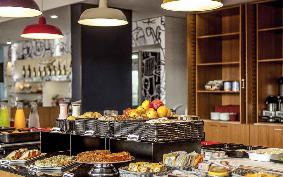 Buffet Photo