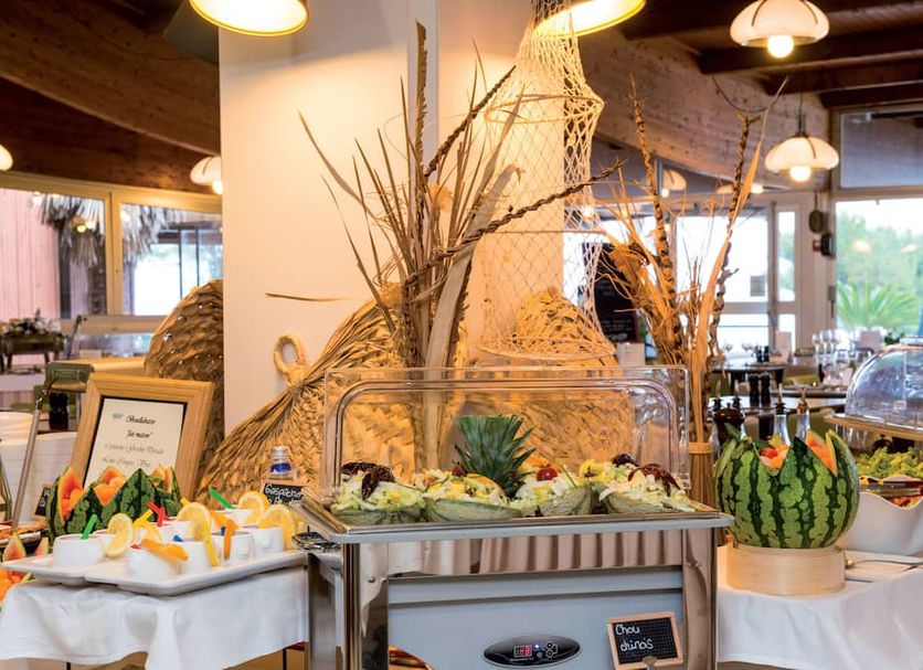 Buffet Photo