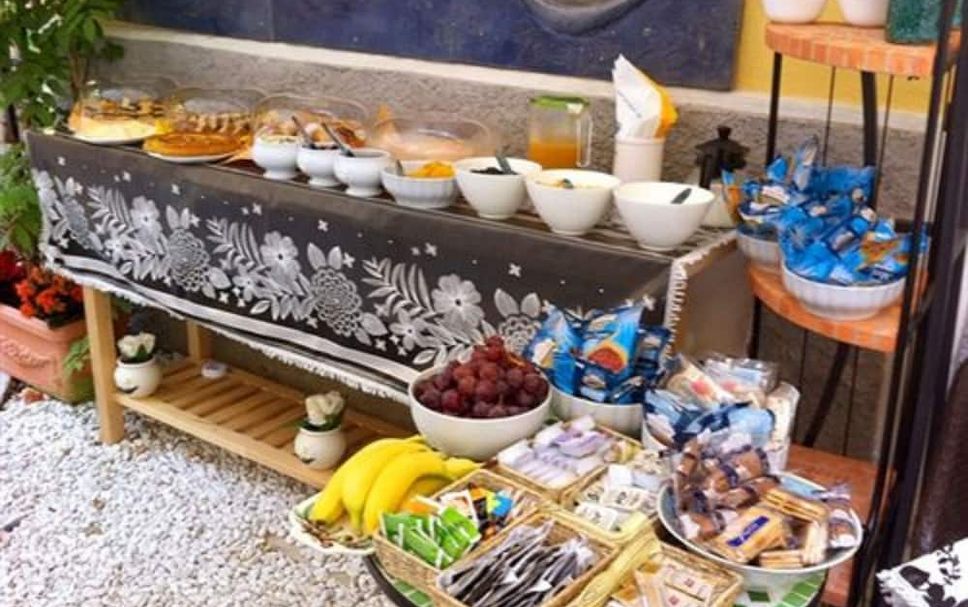 Buffet Photo