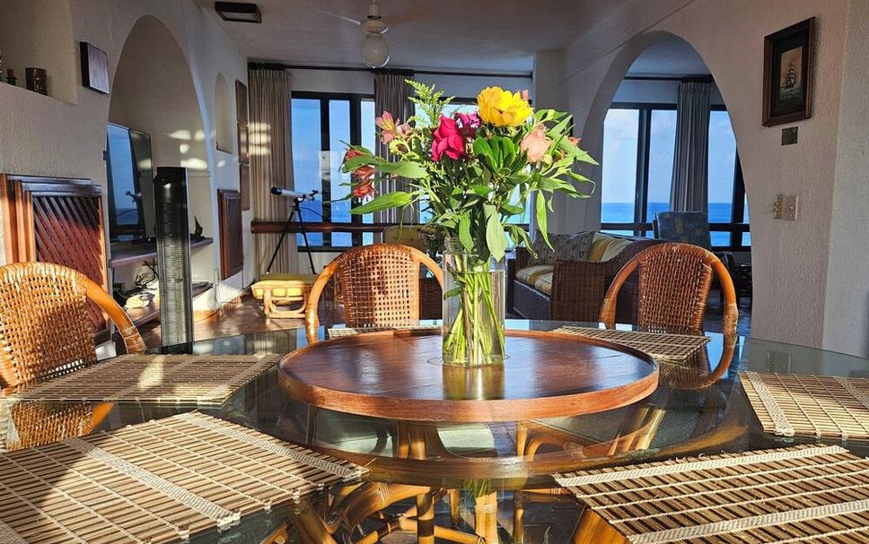 Dining room Photo