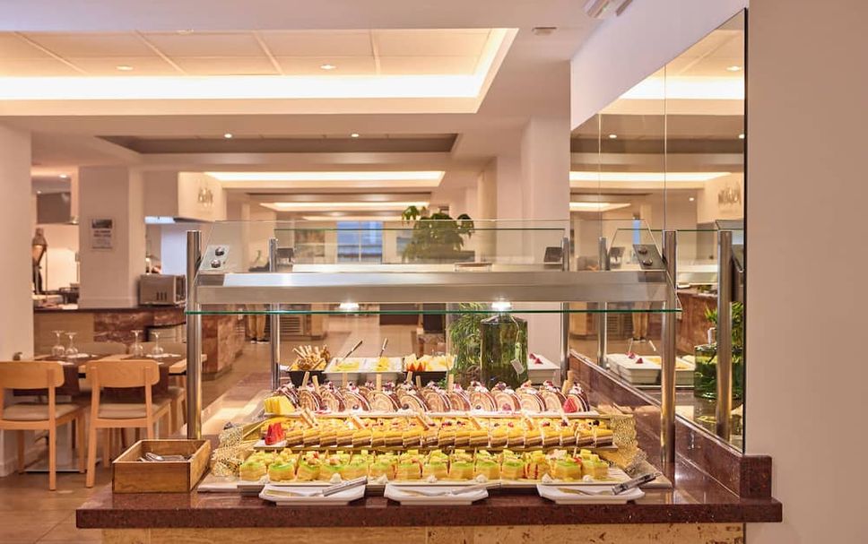 Buffet Photo