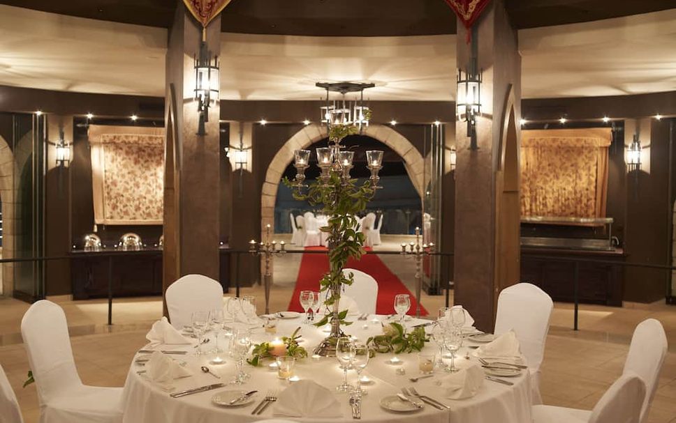 Banquet hall Photo