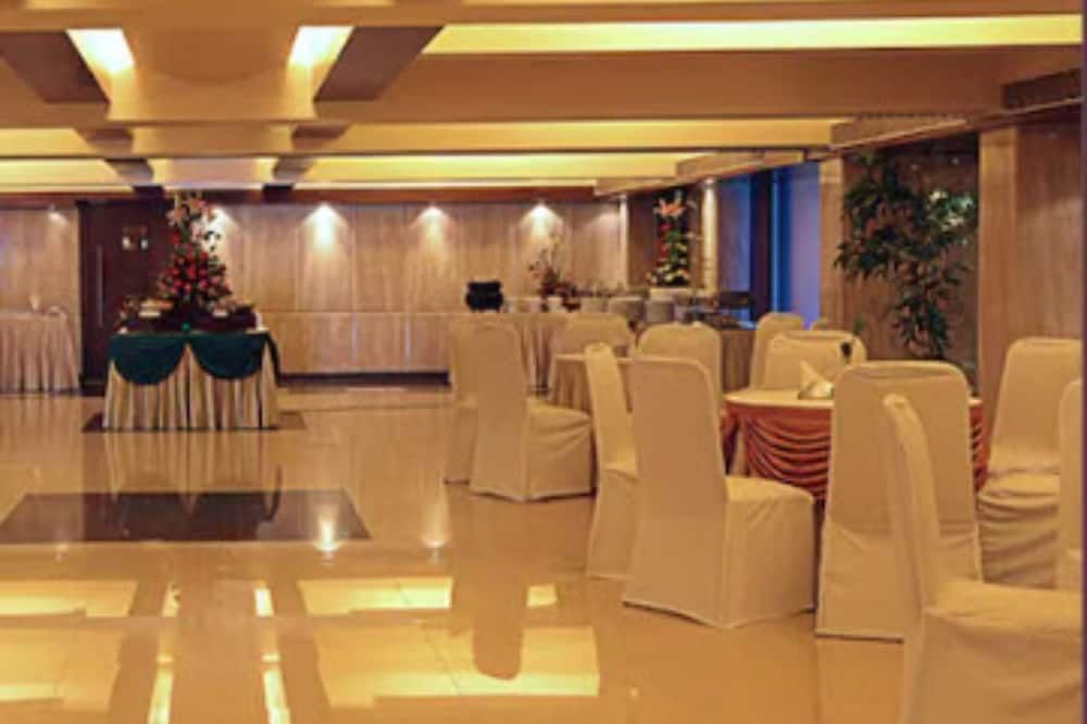 Banquet hall Photo