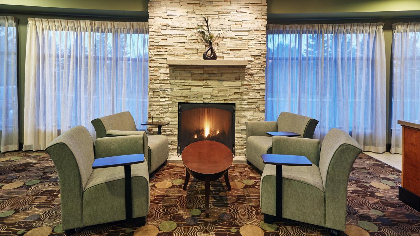 Holiday Inn Express & Suites Madison-Verona