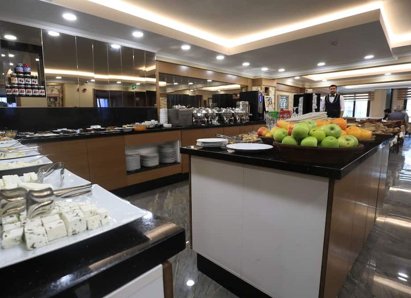 Buffet Photo