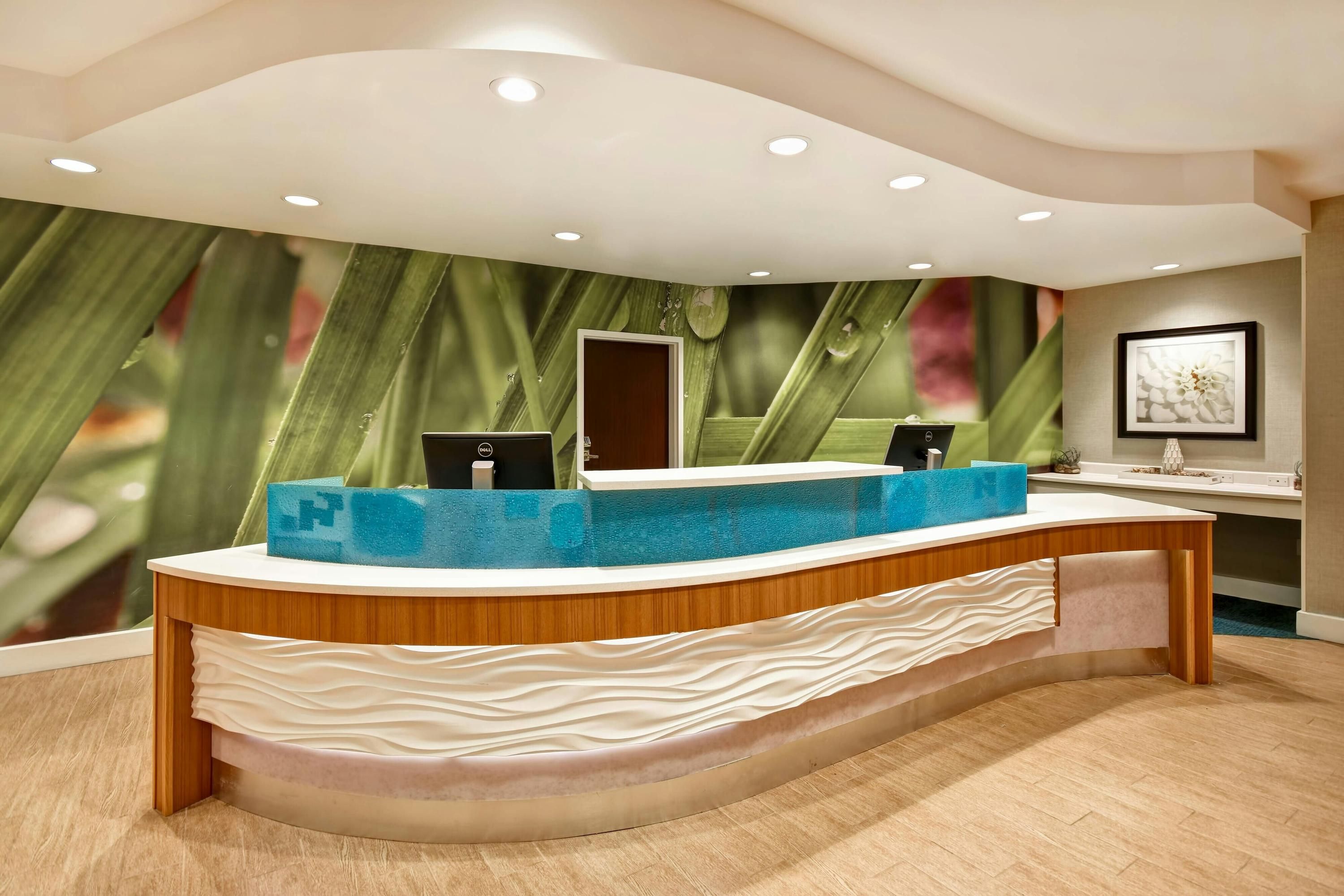 Front desk Photo