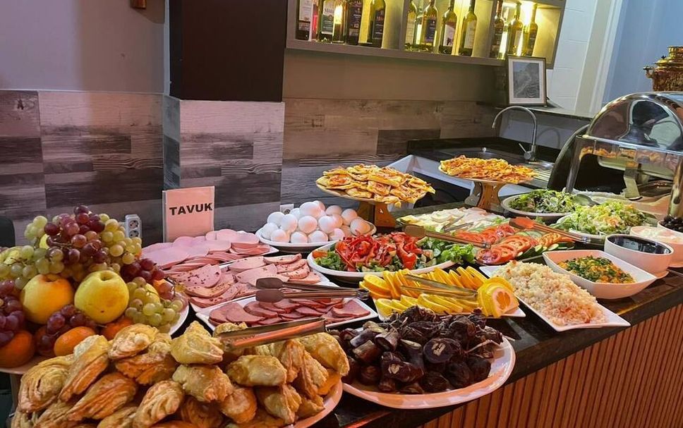 Buffet Photo