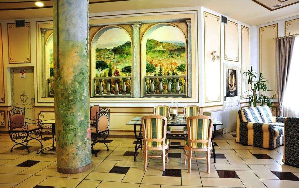 Dining room Photo
