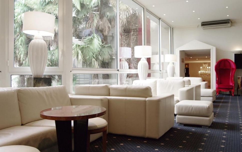 Lounge Photo