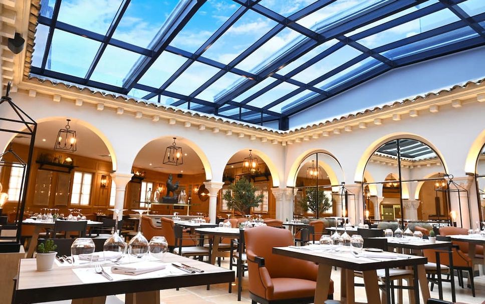 Restaurant Photo