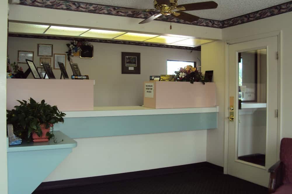 Front desk Photo
