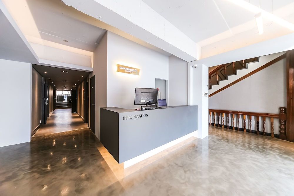 Front desk Photo