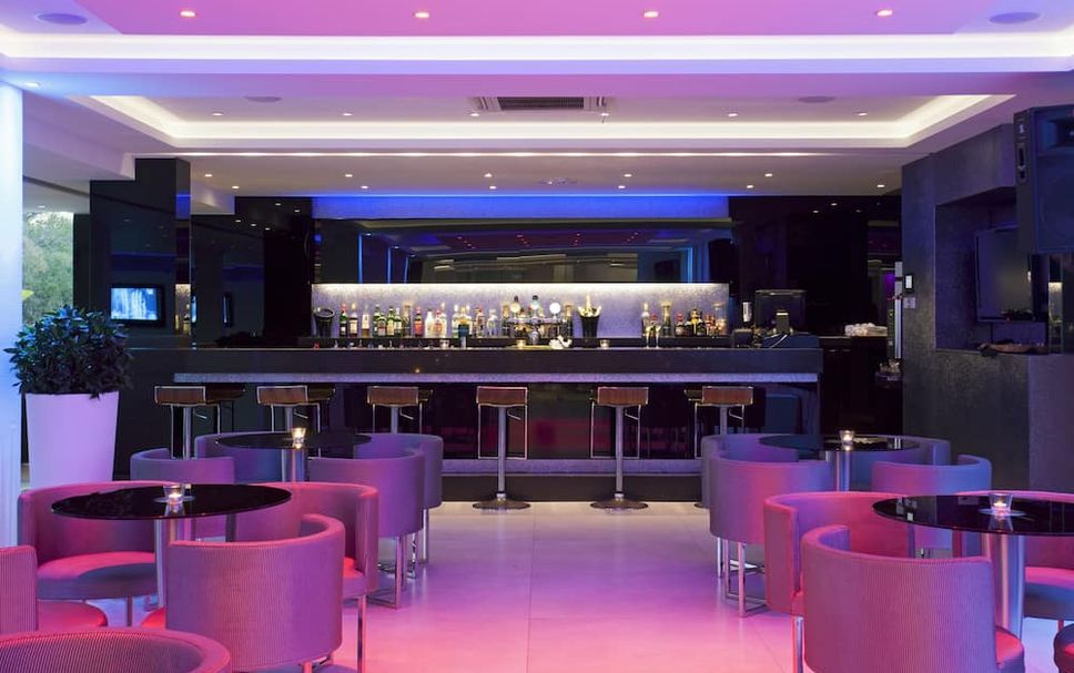 Bar Photo