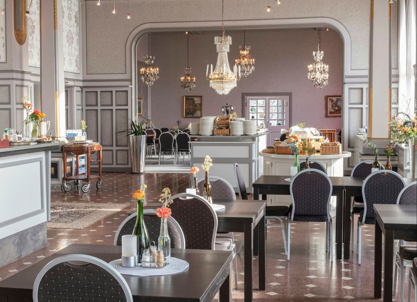 Restaurant Photo