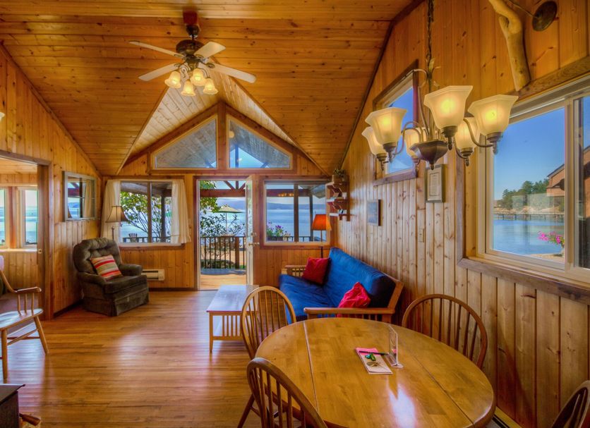 Dining room Photo
