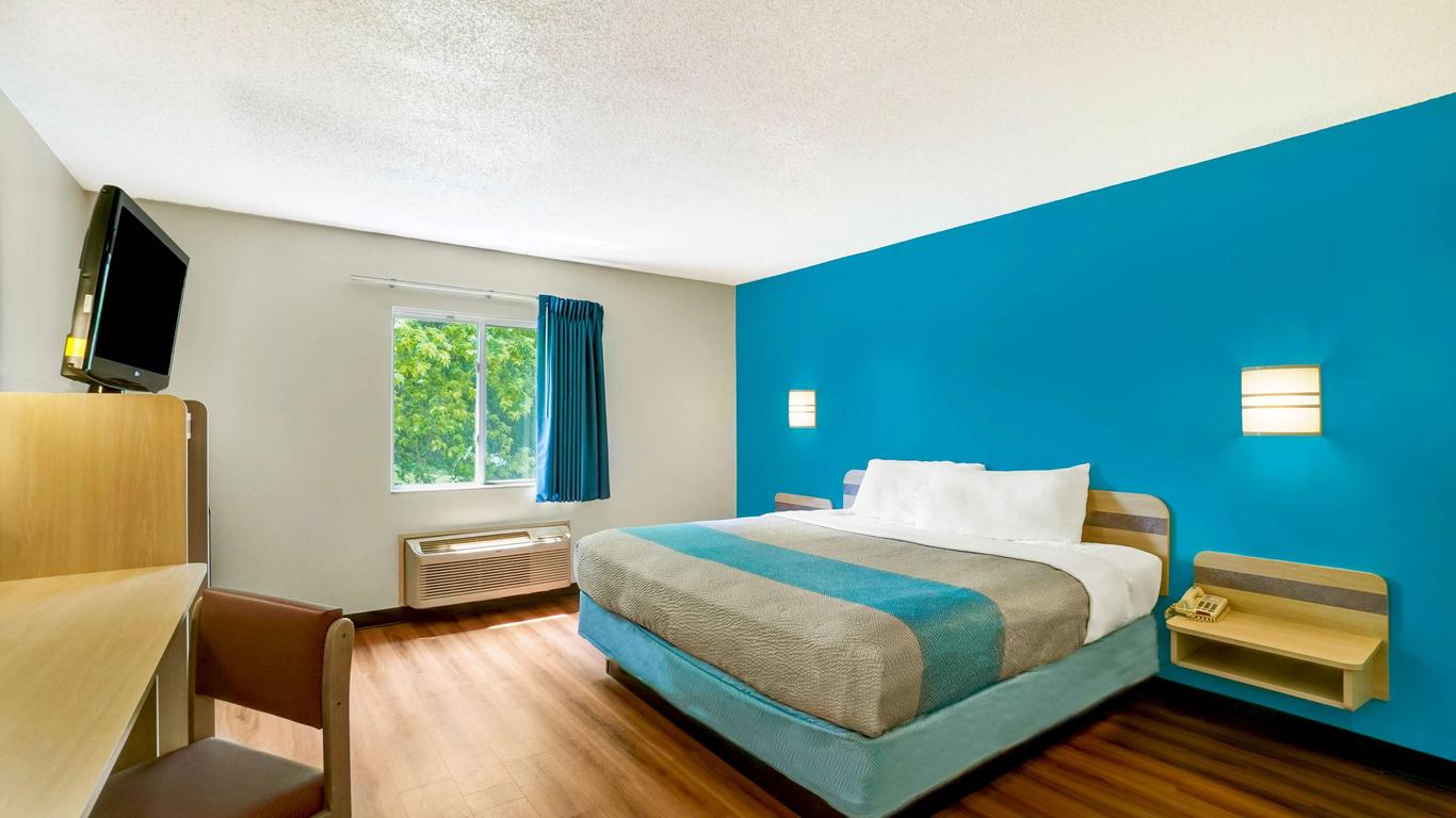 Motel 6 Gordonville, PA