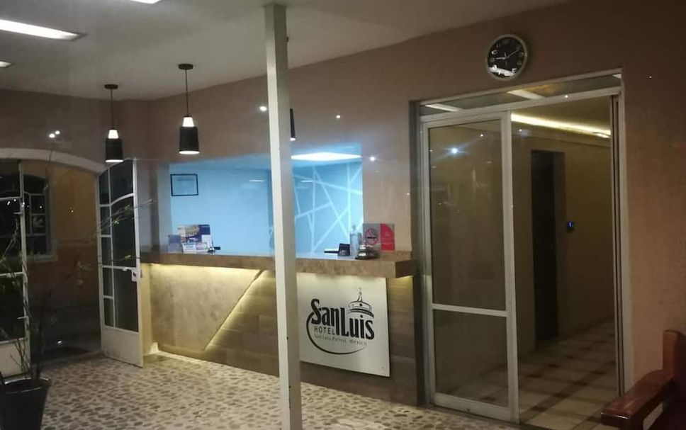 Front desk Photo
