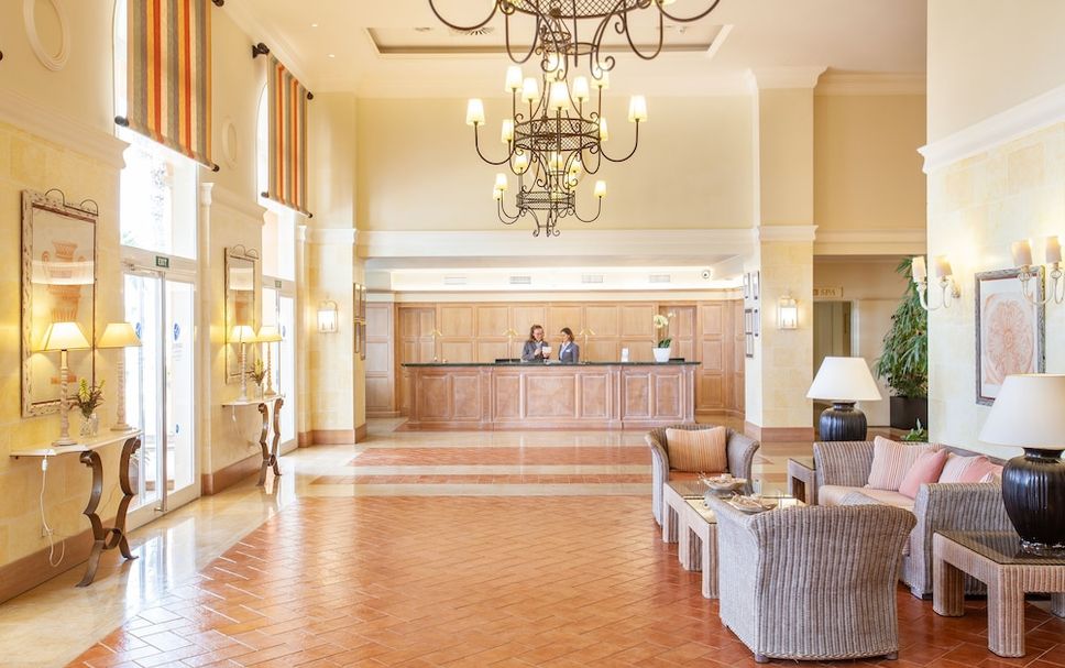 Front desk Photo